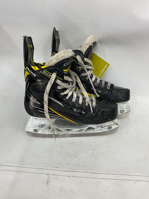 Used CCM TACKS 6092 Intermediate Hockey Skate Intermediate 5.0 11871-S000023604 Vist Large View of Product Image Which is Used CCM TACKS 6092 Intermediate Hockey Skate Intermediate 5.0