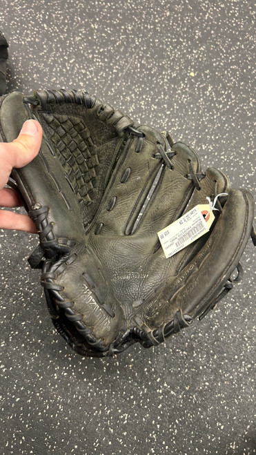 Vist Large View of Product Image Which is Used Mizuno FASTPITCH MODEL RH Throw Fastpitch Gloves Black 12 1/2"