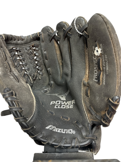 Used Mizuno POWER CLOSE BB/SB Glove RH Throw Brown 11" 11732-S000358724 Vist Large View of Product Image Which is Used Mizuno POWER CLOSE BB/SB Glove RH Throw Brown 11"