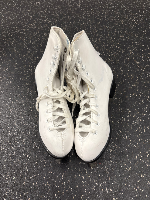 Vist Large View of Product Image Which is Used CCM CHAMPION DELUXE Girls Figure Skate White Junior 02