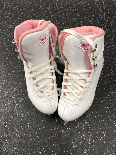 Vist Large View of Product Image Which is Used Jackson SOFT SKATE Girls Figure Skate White Junior 03