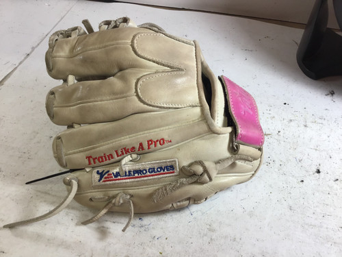 Vist Large View of Product Image Which is Used VALLE E-975S BB/SB Glove RH Throw Silver 9 1/2"