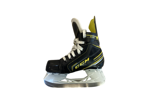 Used CCM SUPER TACKS 9350 Youth Hockey Skate Youth 11.0 Vist Large View of Product Image Which is Used CCM SUPER TACKS 9350 Youth Hockey Skate Youth 11.0