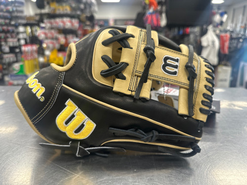 New WILSON A2000 1786 GLOVE-11.5" 10558-WILWBW104108115 Vist Large View of Product Image Which is New WILSON A2000 1786 GLOVE-11.5"