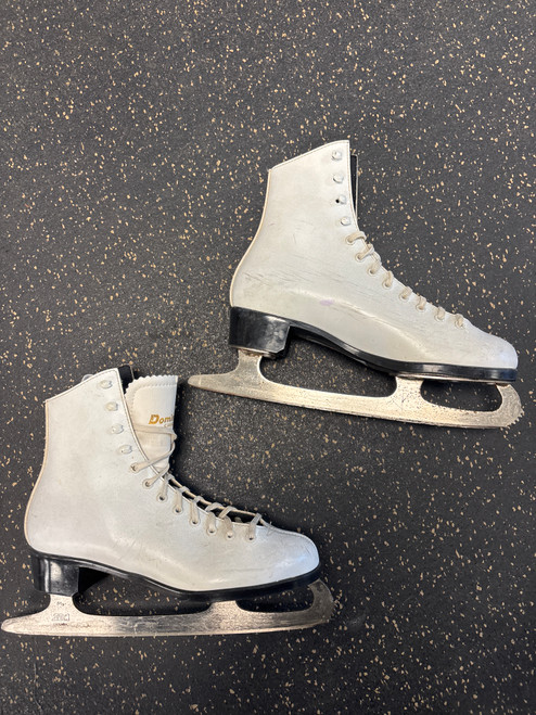 Used DOMINION FIGURE SKATES WomensFigure Skate White Senior 6 11774-S000071916 Vist Large View of Product Image Which is Used DOMINION FIGURE SKATES WomensFigure Skate White Senior 6