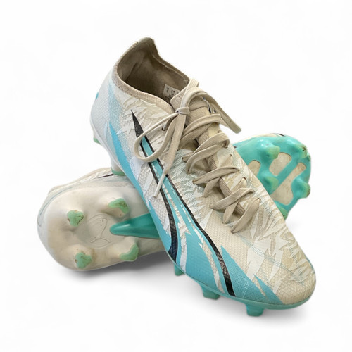 Used Puma Soccer Cleats White Senior 7.5 11856-S000023907 Vist Large View of Product Image Which is Used Puma Soccer Cleats White Senior 7.5