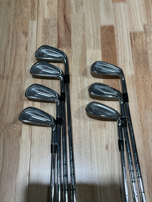Vist Large View of Product Image Which is Used Mizuno MP-57 Mens Iron Set RH 4I-PW