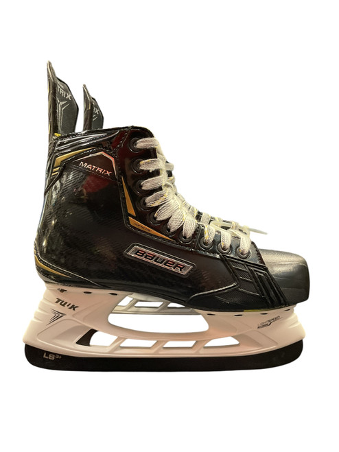 Vist Large View of Product Image Which is Used Bauer SUPREME MATRIX SZ 6 EE Senior Hockey Skate Senior 6