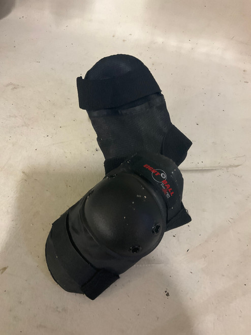 Used Inline Elbow Pads Black SM 11790-S000050832 Vist Large View of Product Image Which is Used Inline Elbow Pads Black SM