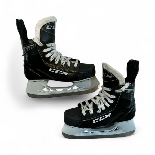 Vist Large View of Product Image Which is Used CCM 9350 Junior Hockey Skate Junior 01