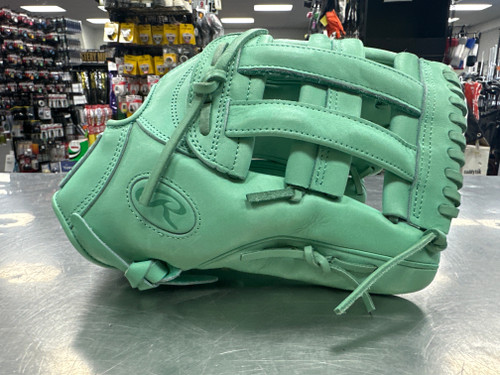 Vist Large View of Product Image Which is Used Rawlings PROR3039-6M HEART OF THE HIDE BB/SB Glove RH Throw Green 12 3/4"