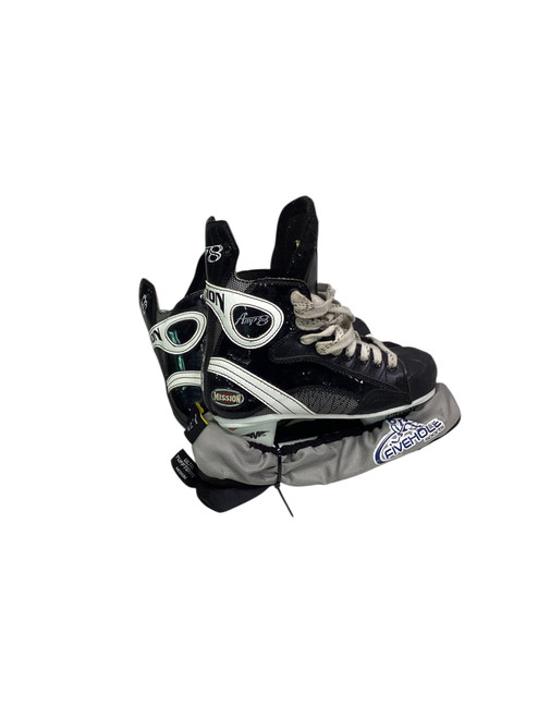 Used Mission AMP 8 HOCKEY SKATES Junior Hockey Skate Black Junior 04 11347-S000258154 Vist Large View of Product Image Which is Used Mission AMP 8 HOCKEY SKATES Junior Hockey Skate Black Junior 04