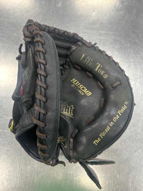 Used Rawlings H315CMB BB/SB Catchers RH Throw Black 31 1/2" 10558-S000243729 Vist Large View of Product Image Which is Used Rawlings H315CMB BB/SB Catchers RH Throw Black 31 1/2"