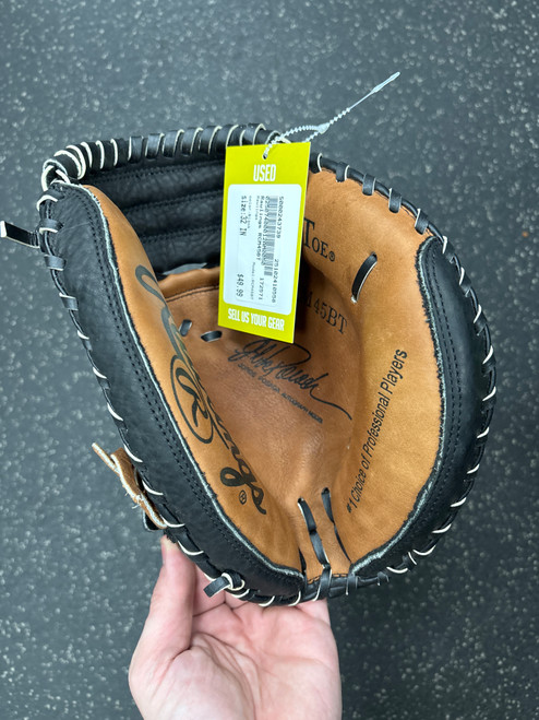 Used Rawlings RCM45BT BB/SB Catchers RH Throw Black 32" 10558-S000243739 Vist Large View of Product Image Which is Used Rawlings RCM45BT BB/SB Catchers RH Throw Black 32"