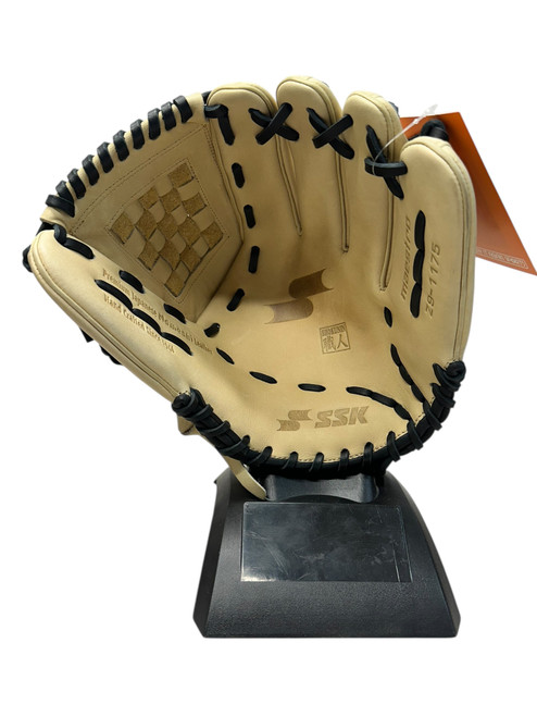 Vist Large View of Product Image Which is NEW SSK Z9 MAESTRO GLOVE 11.75" (FREE BREAK-IN)