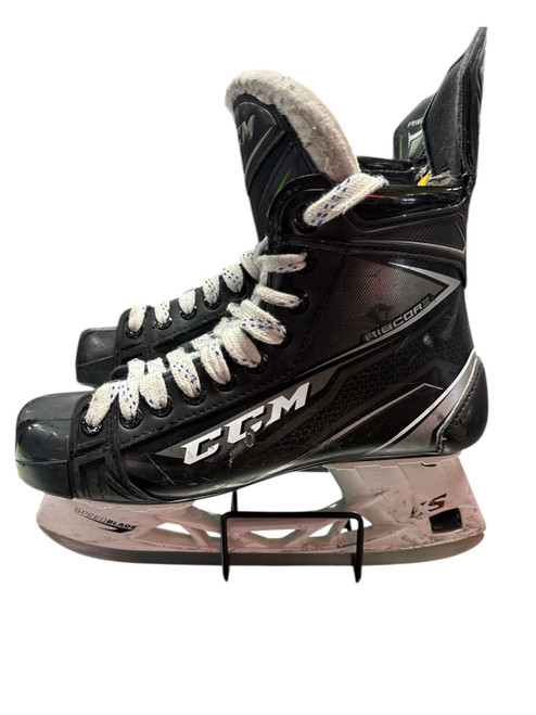 Used CCM 76K RIBCORE Senior Hockey Skate Senior 6 11732-S000358814 Vist Large View of Product Image Which is Used CCM 76K RIBCORE Senior Hockey Skate Senior 6