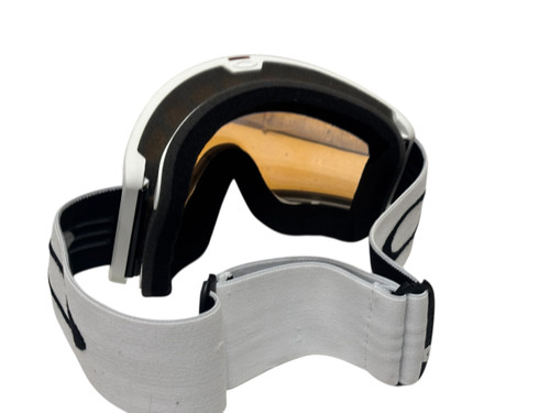 Vist Large View of Product Image Which is Used Oakley TARGET LINE M Snow Goggles Adult White