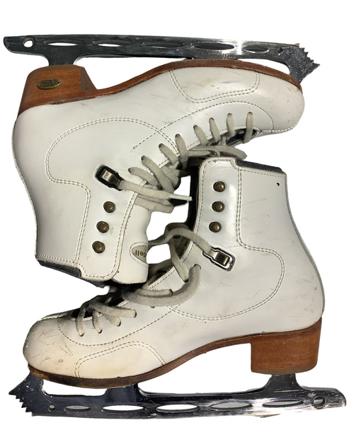 Used Riedell SKATE WomensFigure Skate White Senior 4 11724-S000219109 Vist Large View of Product Image Which is Used Riedell SKATE WomensFigure Skate White Senior 4