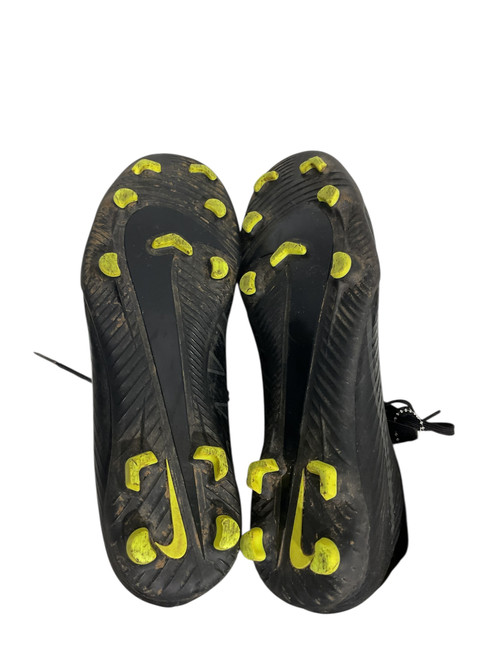 Vist Large View of Product Image Which is Used Nike Soccer Cleats Black Youth 07.5