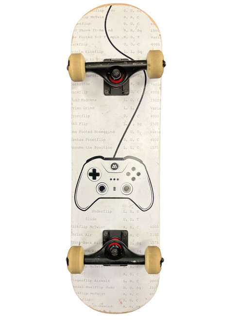 Used USED SKATE BOARD Complete Skateboard Black Regular 11511-S000181617 Vist Large View of Product Image Which is Used USED SKATE BOARD Complete Skateboard Black Regular