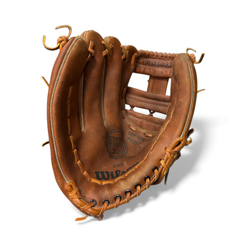 Vist Large View of Product Image Which is Used Wilson A9822 BB/SB Glove RH Throw Brown 13"