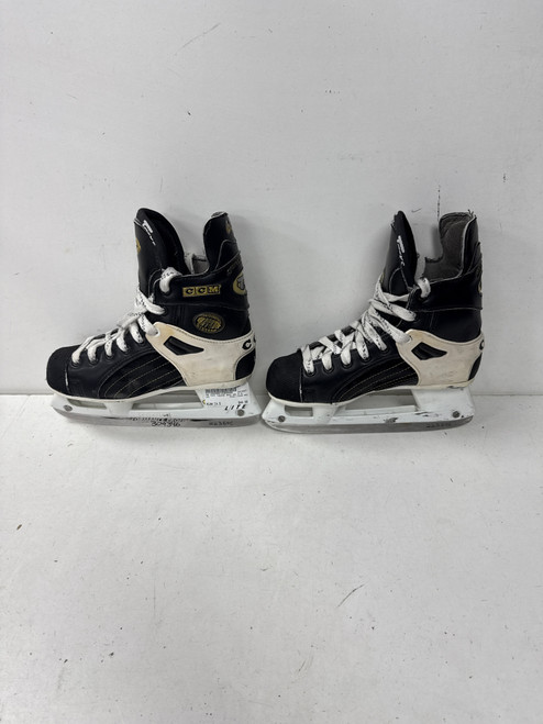 Used CCM TACKS 652 Intermediate Hockey Skate Intermediate 4.5 11891-S000309346 Vist Large View of Product Image Which is Used CCM TACKS 652 Intermediate Hockey Skate Intermediate 4.5