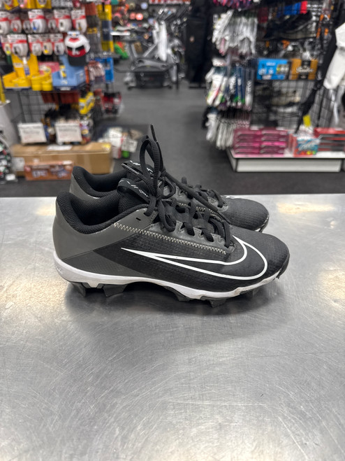 Used Nike FASTFLEX BB/SB Cleats Black Junior 05 10558-S000243814 Vist Large View of Product Image Which is Used Nike FASTFLEX BB/SB Cleats Black Junior 05