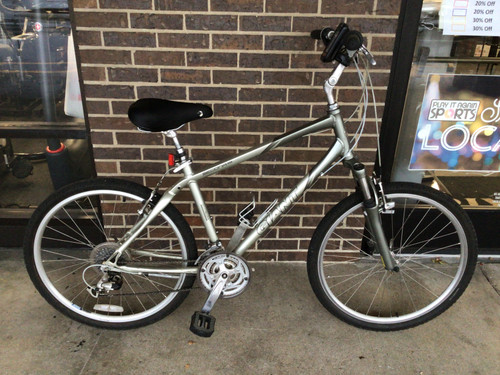 Vist Large View of Product Image Which is Used Giant 2007 SEDONA DX MENS Hybrid/City Bike Mens Grey 56-58cm - LG Frame