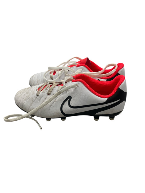 Vist Large View of Product Image Which is Used Nike Soccer Cleats White Junior 01
