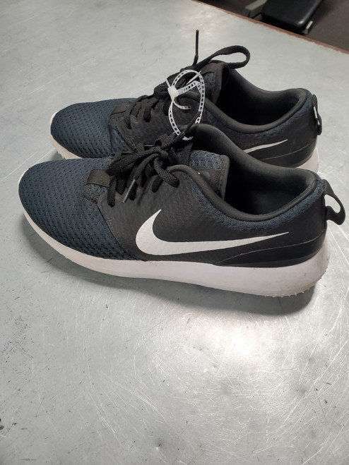 Vist Large View of Product Image Which is Used Nike Womens Golf Shoes Black Senior 8.5