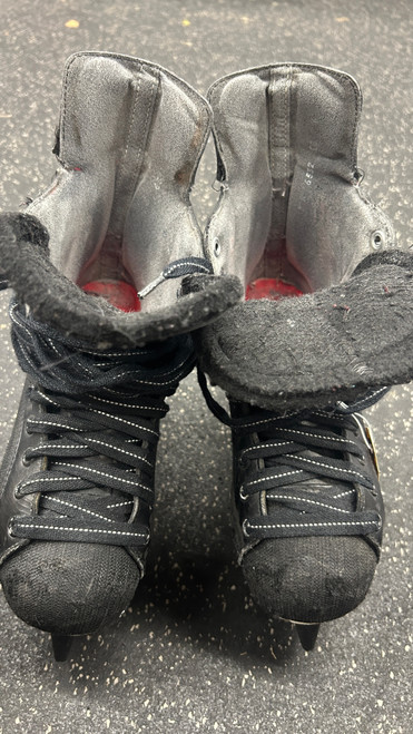 Used CCM BLACK TACKS Senior Hockey Skate Senior 6 11162-S000439363 Vist Large View of Product Image Which is Used CCM BLACK TACKS Senior Hockey Skate Senior 6