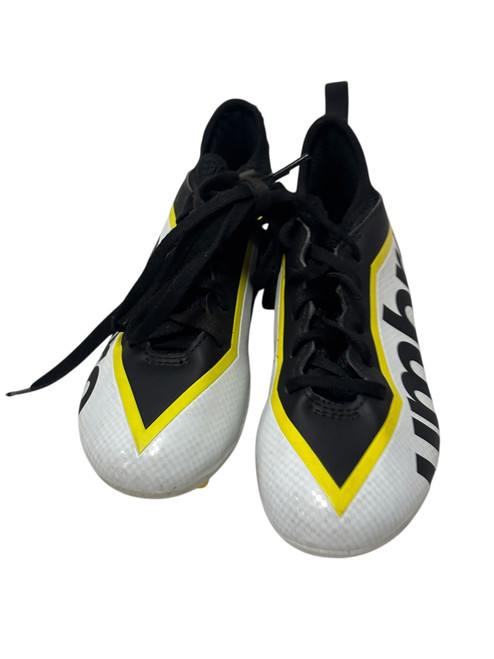 Vist Large View of Product Image Which is Used Umbro PIVOT Soccer Cleats White Junior 01