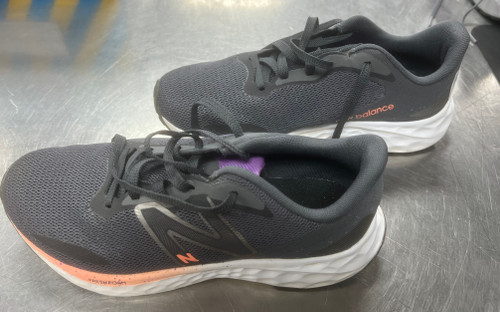 Vist Large View of Product Image Which is Used New Balance Running/X-Train Shoes W