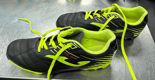 Vist Large View of Product Image Which is Used Joma Soccer Cleats Black Junior 05