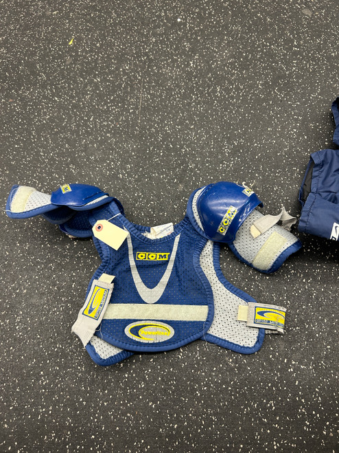 Vist Large View of Product Image Which is Used CCM POWERLINE Youth Shoulder Pads MD