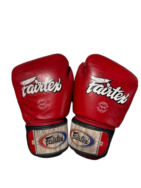 Used FAIRTEX MUAY THAI 16 OZ GLOVES Boxing Gloves Red Senior 11843-S000019126 Vist Large View of Product Image Which is Used FAIRTEX MUAY THAI 16 OZ GLOVES Boxing Gloves Red Senior