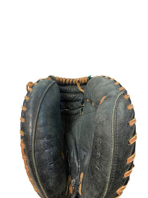 Vist Large View of Product Image Which is Used Mizuno GXC112 BB/SB Catchers RH Throw Black 31 1/2"