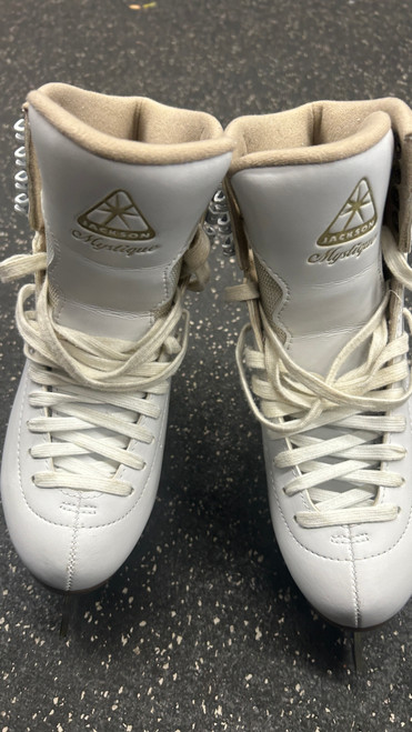 Vist Large View of Product Image Which is Used Jackson MYSTIQUE WomensFigure Skate White Senior 5.5