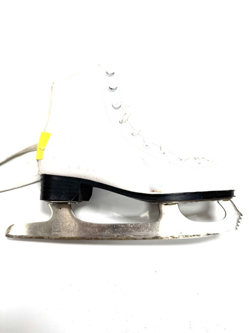 Vist Large View of Product Image Which is Used DBX FIGURE SKATES Girls Figure Skate White Junior 01