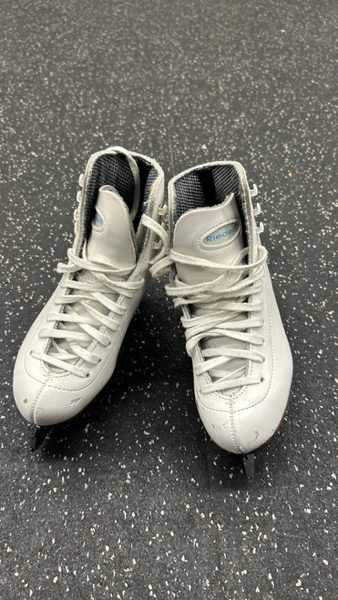Vist Large View of Product Image Which is Used Riedell 9176 Girls Figure Skate White Junior 01