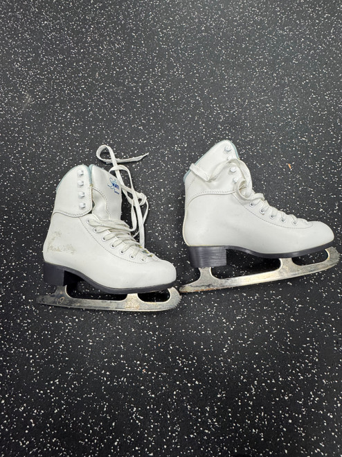 Vist Large View of Product Image Which is Used Jackson SOFT SKATE WomensFigure Skate White Senior 5