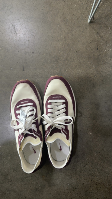 Vist Large View of Product Image Which is Used Nike Basketball Shoes W Maroon Senior 6