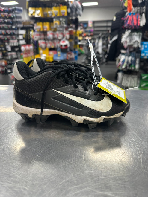 Vist Large View of Product Image Which is Used Nike APLHA BB/SB Cleats Black Junior 02