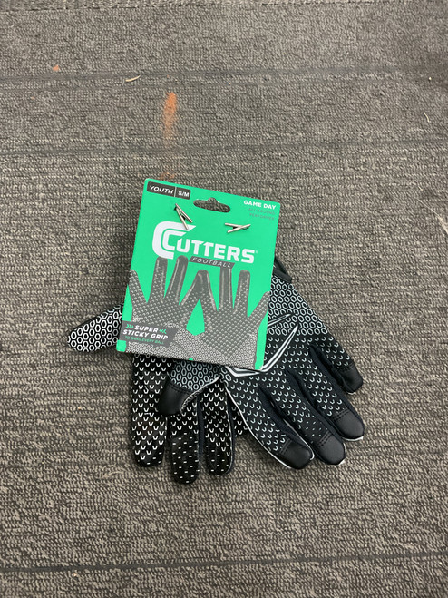 Vist Large View of Product Image Which is Used Cutters GAME DAY FB Gloves Black S/M