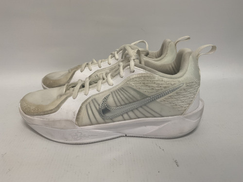 Vist Large View of Product Image Which is Used Nike Basketball Shoes W White Youth 06.0