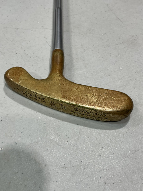 Vist Large View of Product Image Which is Used Acushnet BULLSEYE Mens Putter RH
