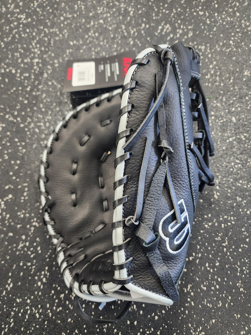 Vist Large View of Product Image Which is New Wilson A700 12"Lht