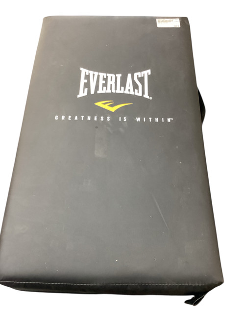 Vist Large View of Product Image Which is Used Everlast Boxing Accessory