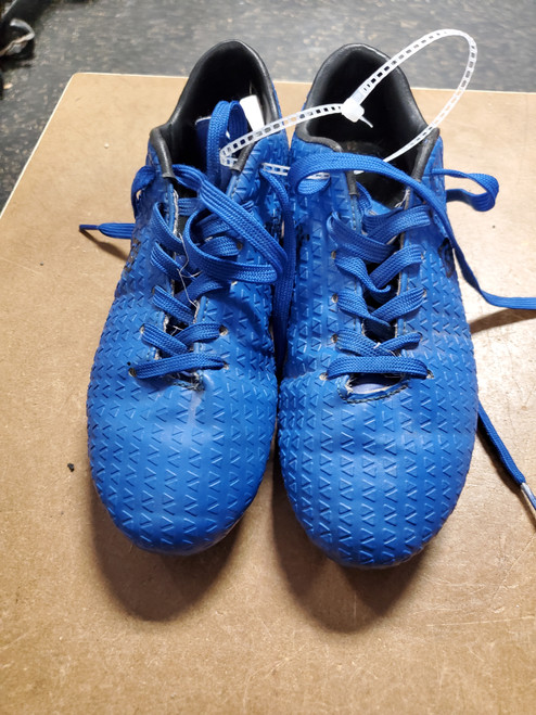 Vist Large View of Product Image Which is Used Dream Pairs Soccer Cleats Navy Blue Junior 03