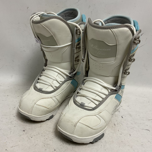 Vist Large View of Product Image Which is Used M3 WOMENS COSMO Womens Snowboard Boots White Senior 10